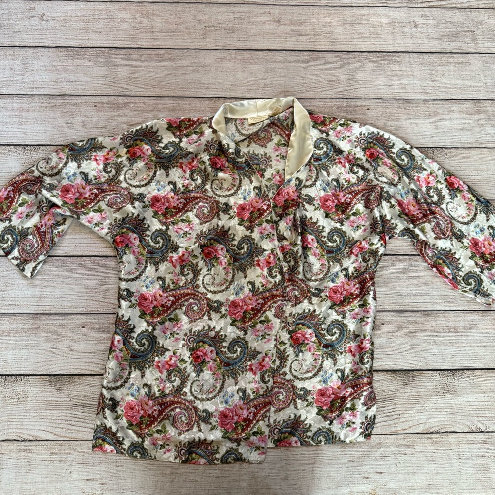 Vintage Gold Label Victoria Secret no size tag pink floral robe